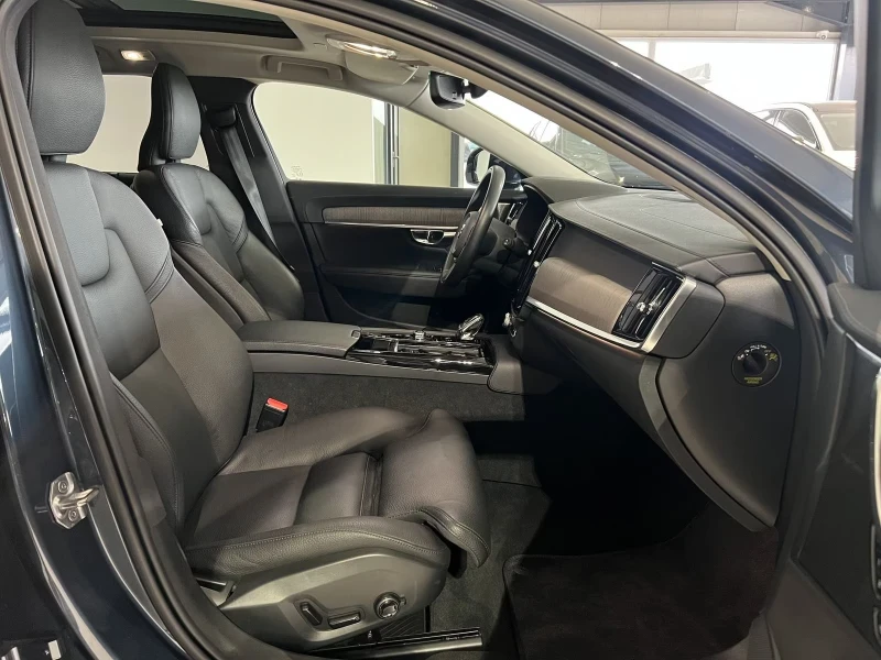 Volvo V90 PHEV/341HP/INSCRIPTION/PANO/HUD/H&K/MEMO/600gpr, снимка 14 - Автомобили и джипове - 52446919