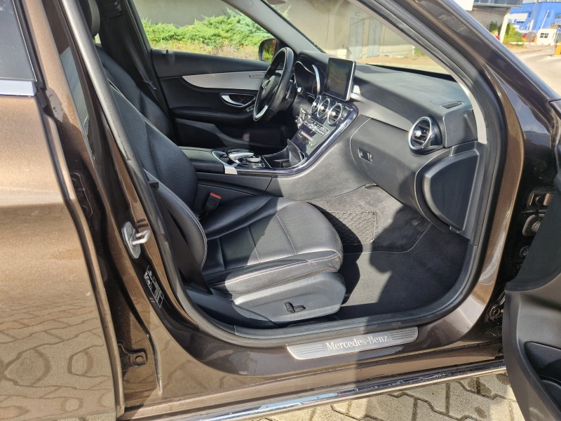 Mercedes-Benz C 250 4Matic/Avagarde/HeadUp/Швейцария, снимка 12 - Автомобили и джипове - 52497641
