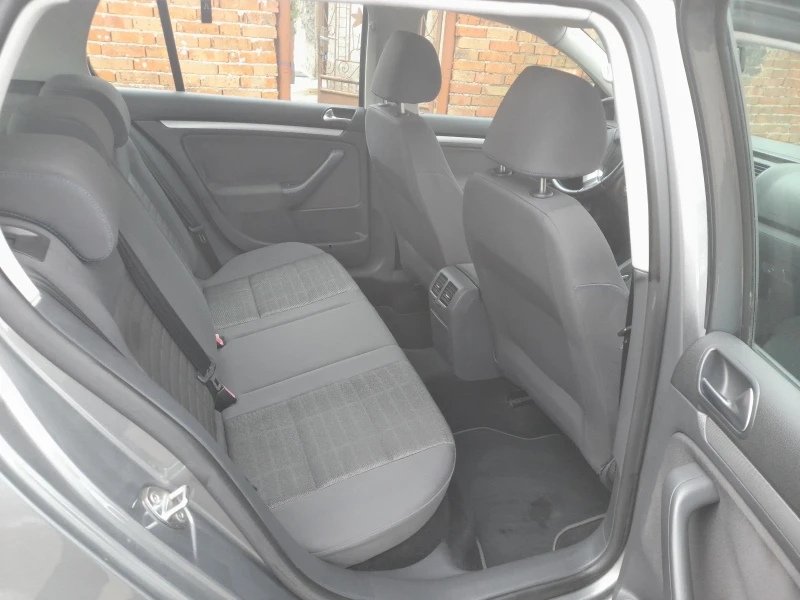 VW Golf 1.9 tdi, снимка 13 - Автомобили и джипове - 52505776