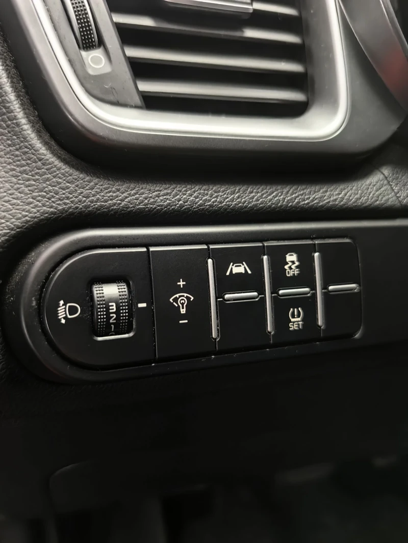 Kia Ceed 1.5 TGDI 160 hp TCE* FACE* FULL HIST* NAVI* , снимка 14 - Автомобили и джипове - 53285922