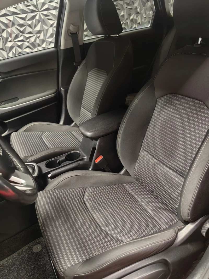 Kia Ceed 1.5 TGDI 160 hp TCE* FACE* FULL HIST* NAVI* , снимка 6 - Автомобили и джипове - 53285922