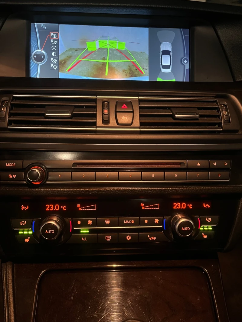 BMW 530 COMFORT/PANO/HEAD-UP/SOFTCLOSE/KEYLESS/DISTRONIC/, снимка 9 - Автомобили и джипове - 53525959