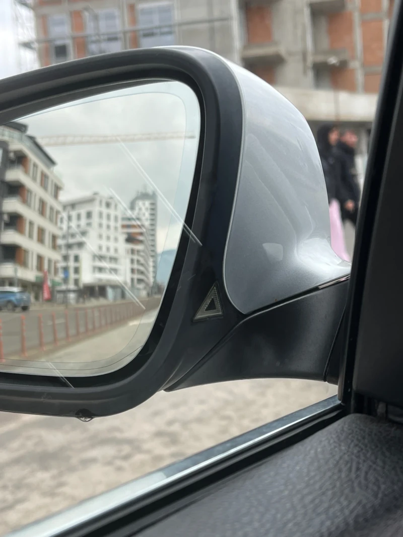 BMW 530 COMFORT/PANO/HEAD-UP/SOFTCLOSE/KEYLESS/DISTRONIC/, снимка 16 - Автомобили и джипове - 53525959