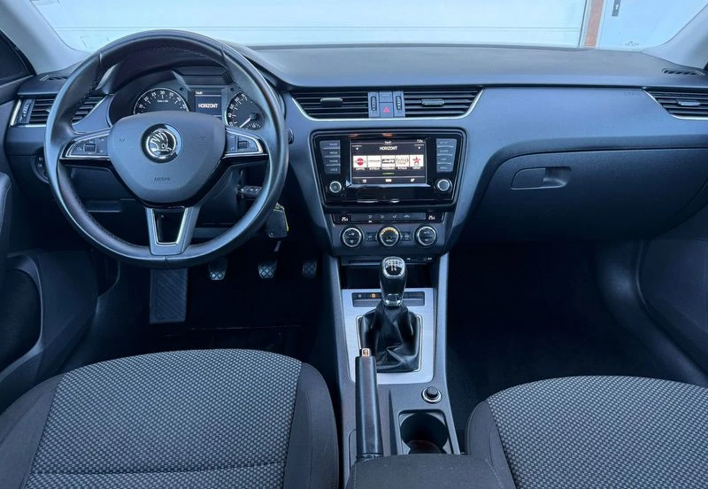 Skoda Octavia 1.6 TDi 144000 км, снимка 8 - Автомобили и джипове - 53622672