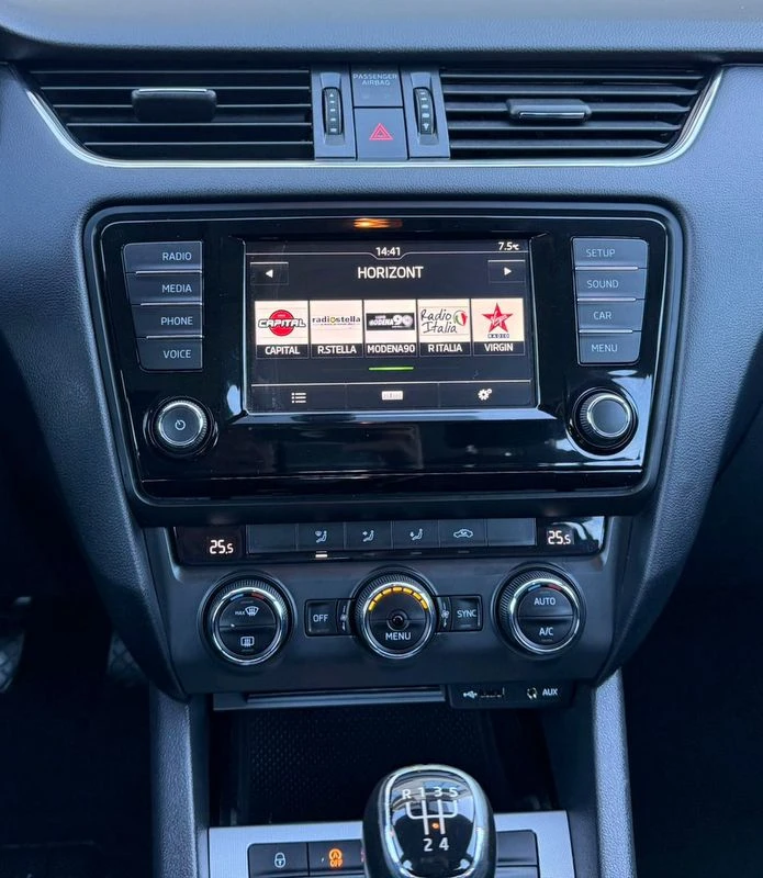 Skoda Octavia 1.6 TDi 144000 км, снимка 10 - Автомобили и джипове - 53622672