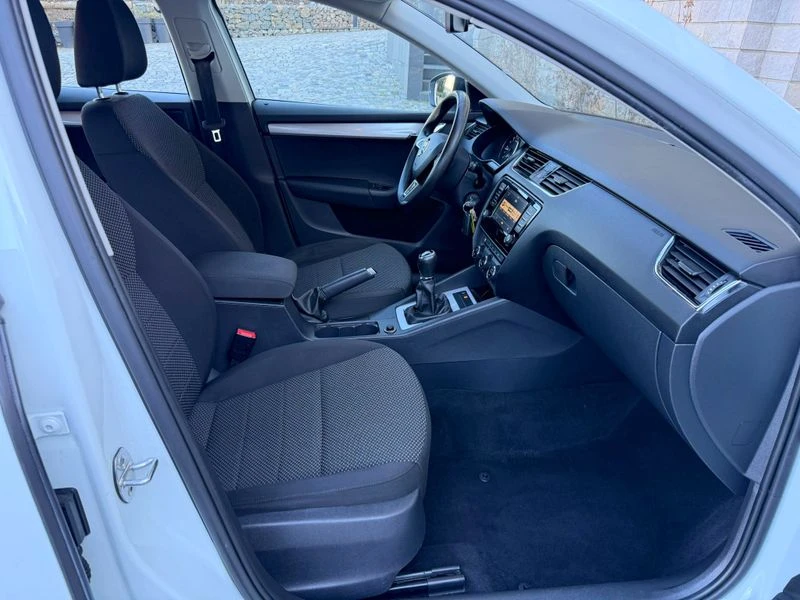 Skoda Octavia 1.6 TDi 144000 км, снимка 13 - Автомобили и джипове - 53622672