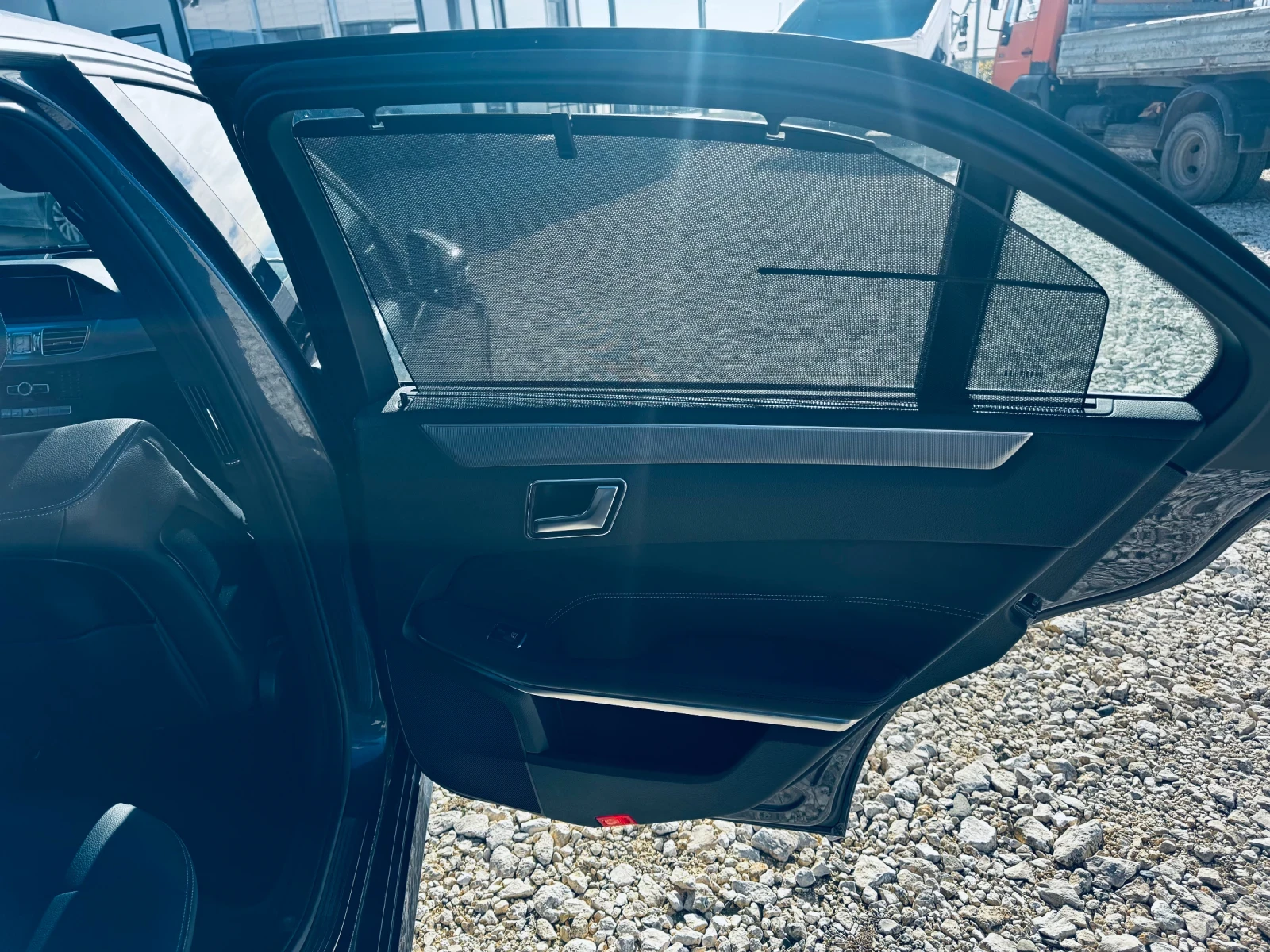 Mercedes-Benz E 350  - изображение 6