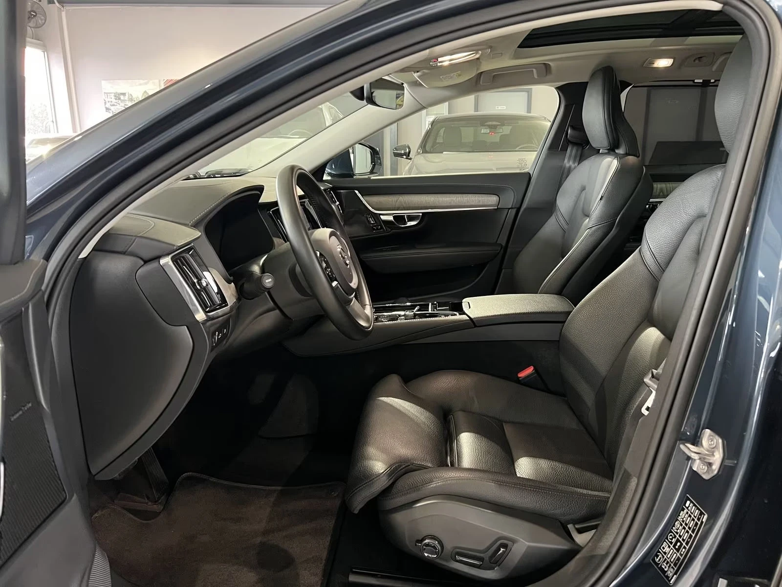 Volvo V90 PHEV/341HP/INSCRIPTION/PANO/HUD/CAM/H&K/MEMO/600g - изображение 7