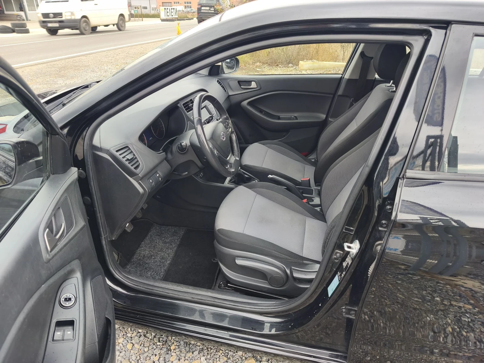 Hyundai I20 1.2 benzin 84hp Facelift  | Mobile.bg   13