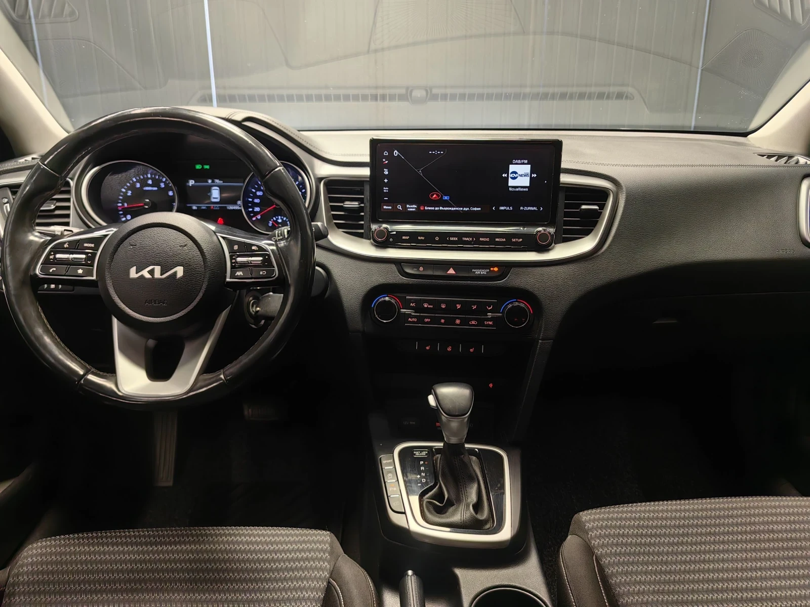 Kia Ceed 1.5 TGDI 160 hp TCE* FACE* FULL HIST* NAVI*  - изображение 8