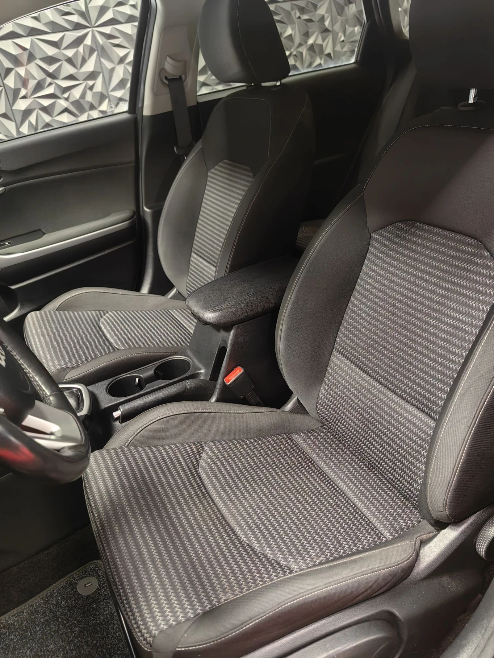 Kia Ceed 1.5 TGDI 160 hp TCE* FACE* FULL HIST* NAVI*  - изображение 6