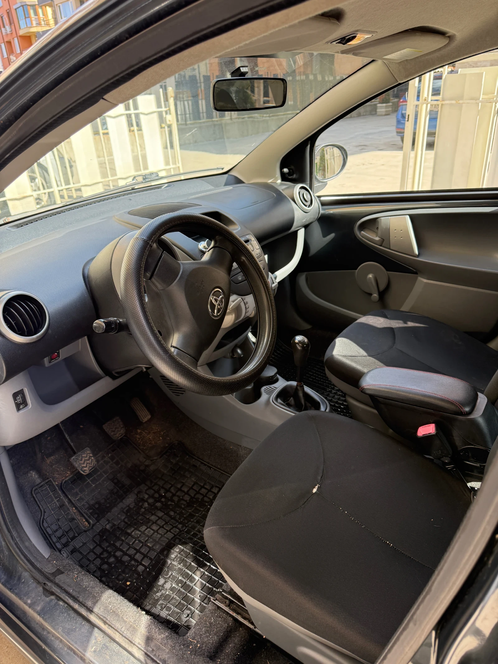 Toyota Aygo 1.0, снимка 12 - Автомобили и джипове - 53623652