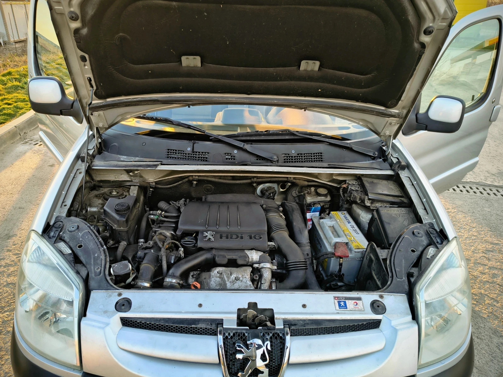 Peugeot Partner 1.6HDi 75к.с., снимка 15 - Автомобили и джипове - 53790613