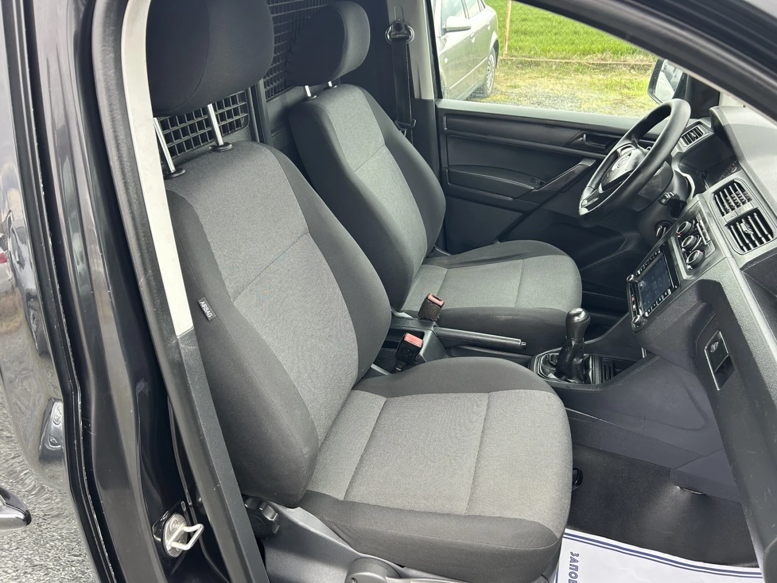 VW Caddy 2.0 нави топ, снимка 10 - Автомобили и джипове - 53906627