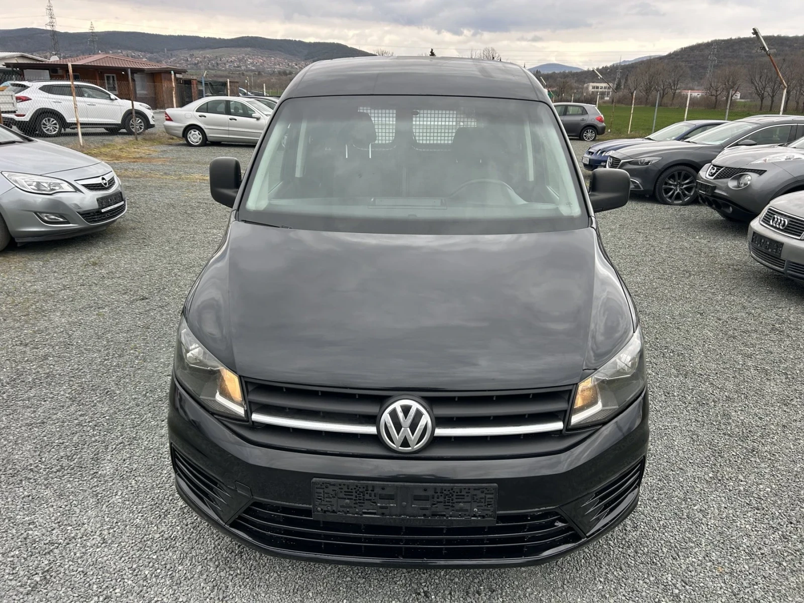 VW Caddy 2.0 нави топ, снимка 2 - Автомобили и джипове - 53906627