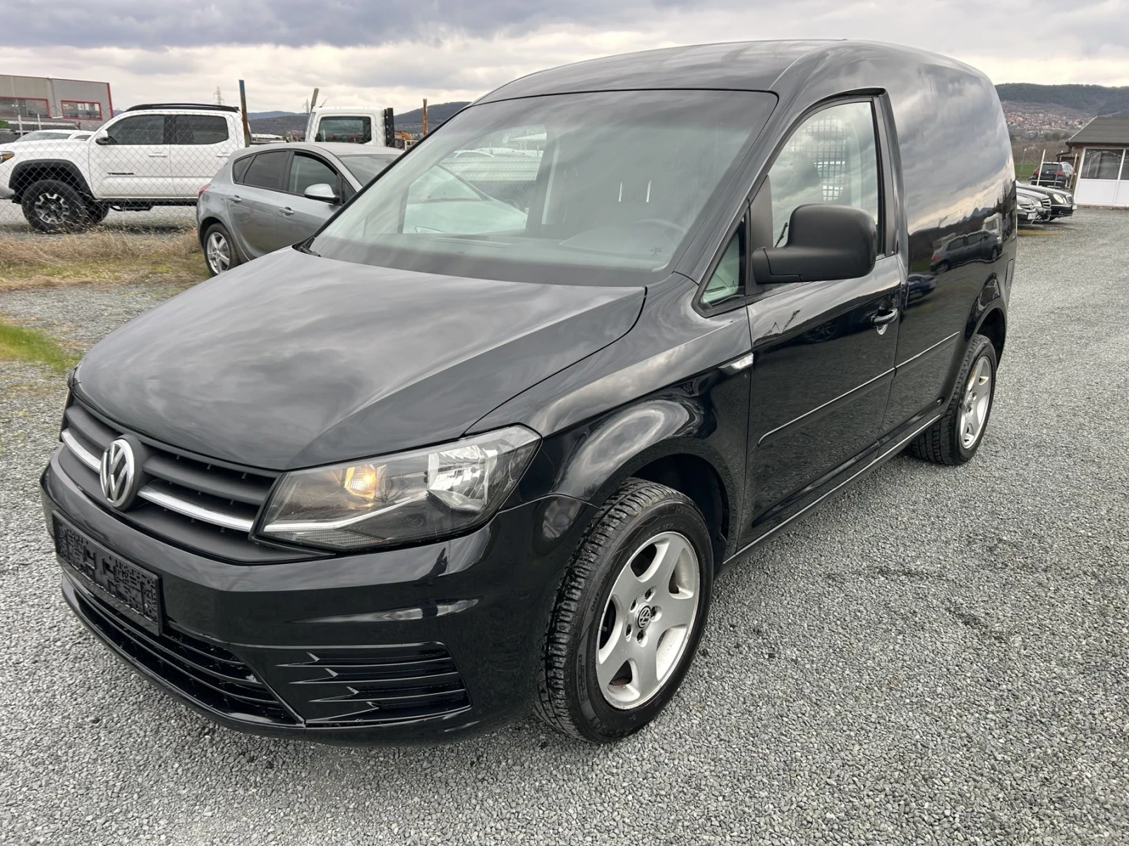 VW Caddy 2.0 нави топ