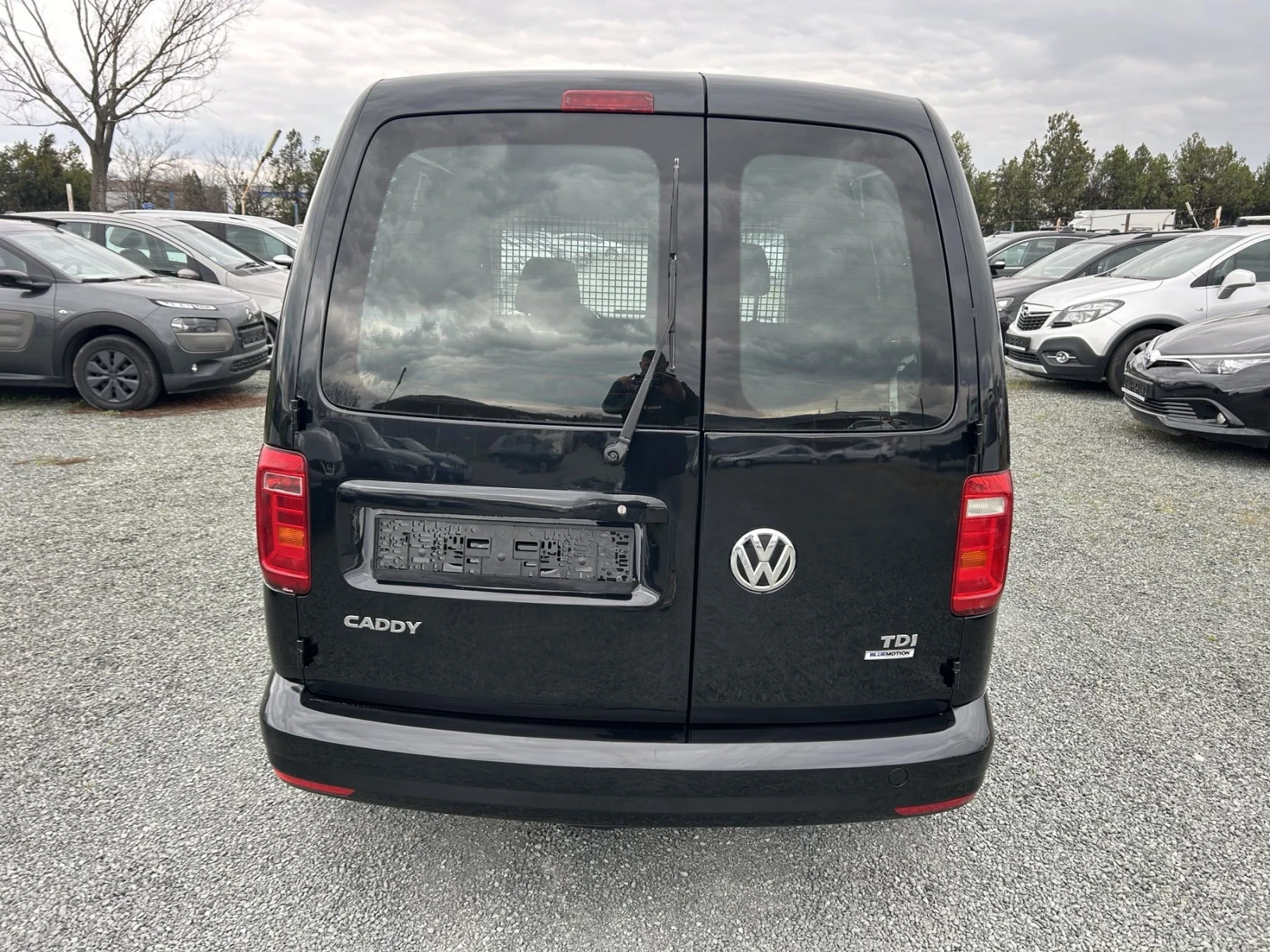 VW Caddy 2.0 нави топ, снимка 6 - Автомобили и джипове - 53906627