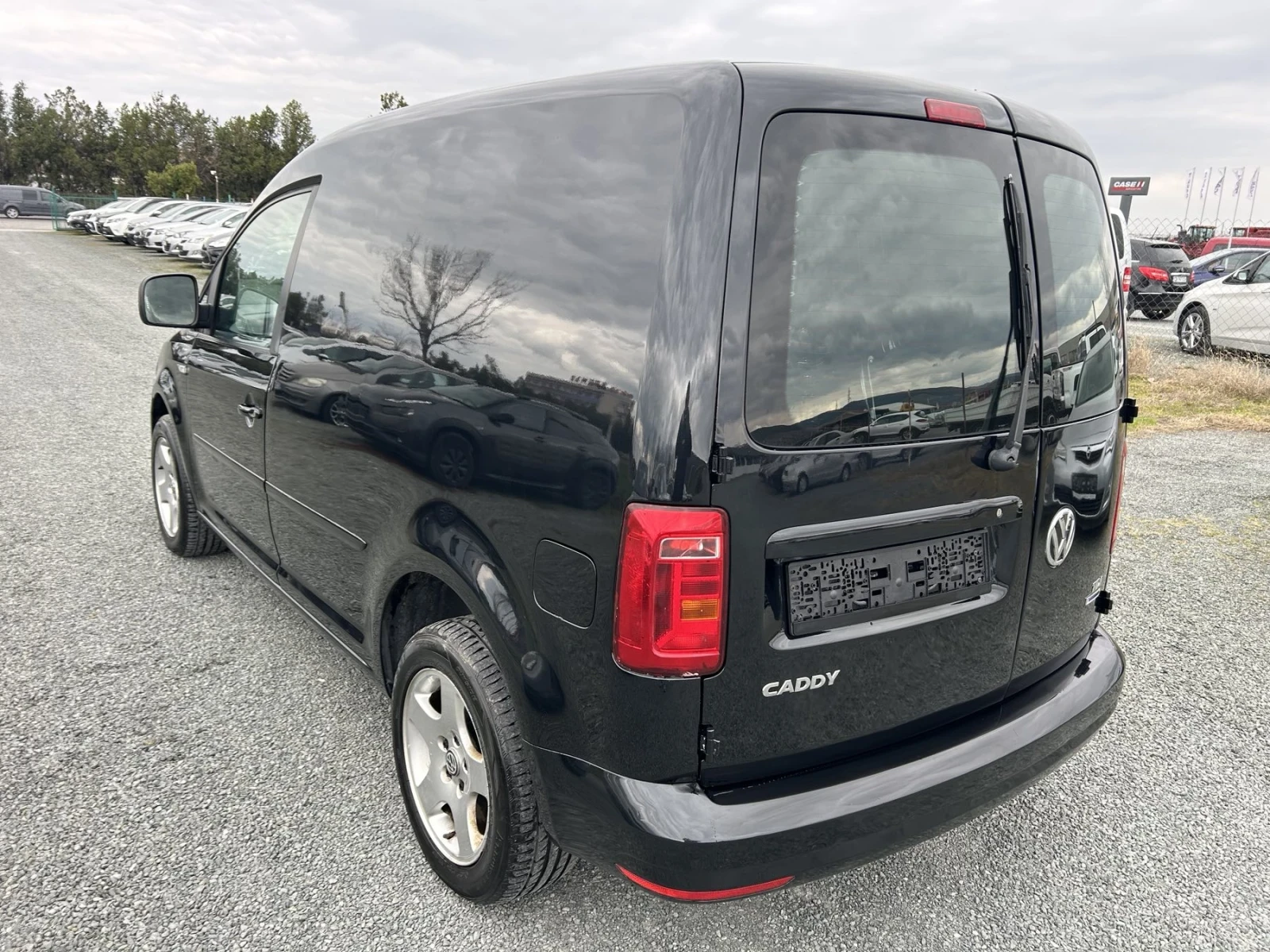 VW Caddy 2.0 нави топ, снимка 7 - Автомобили и джипове - 53906627