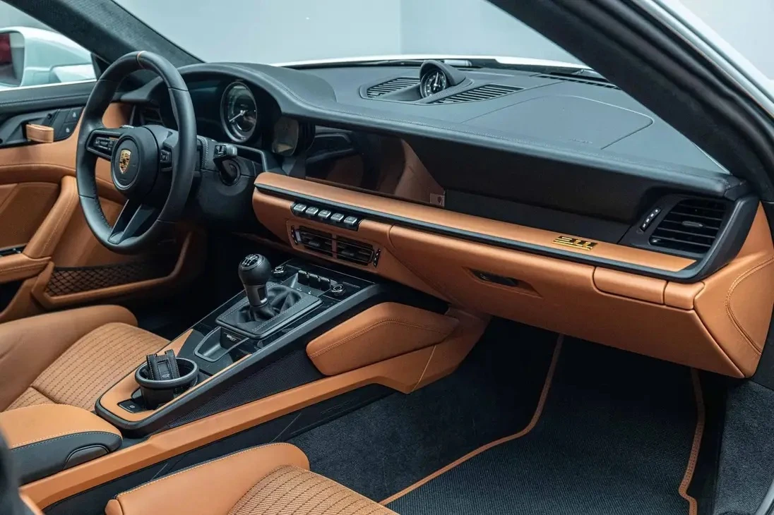 Porsche 911 S/T, снимка 13 - Автомобили и джипове - 54039003