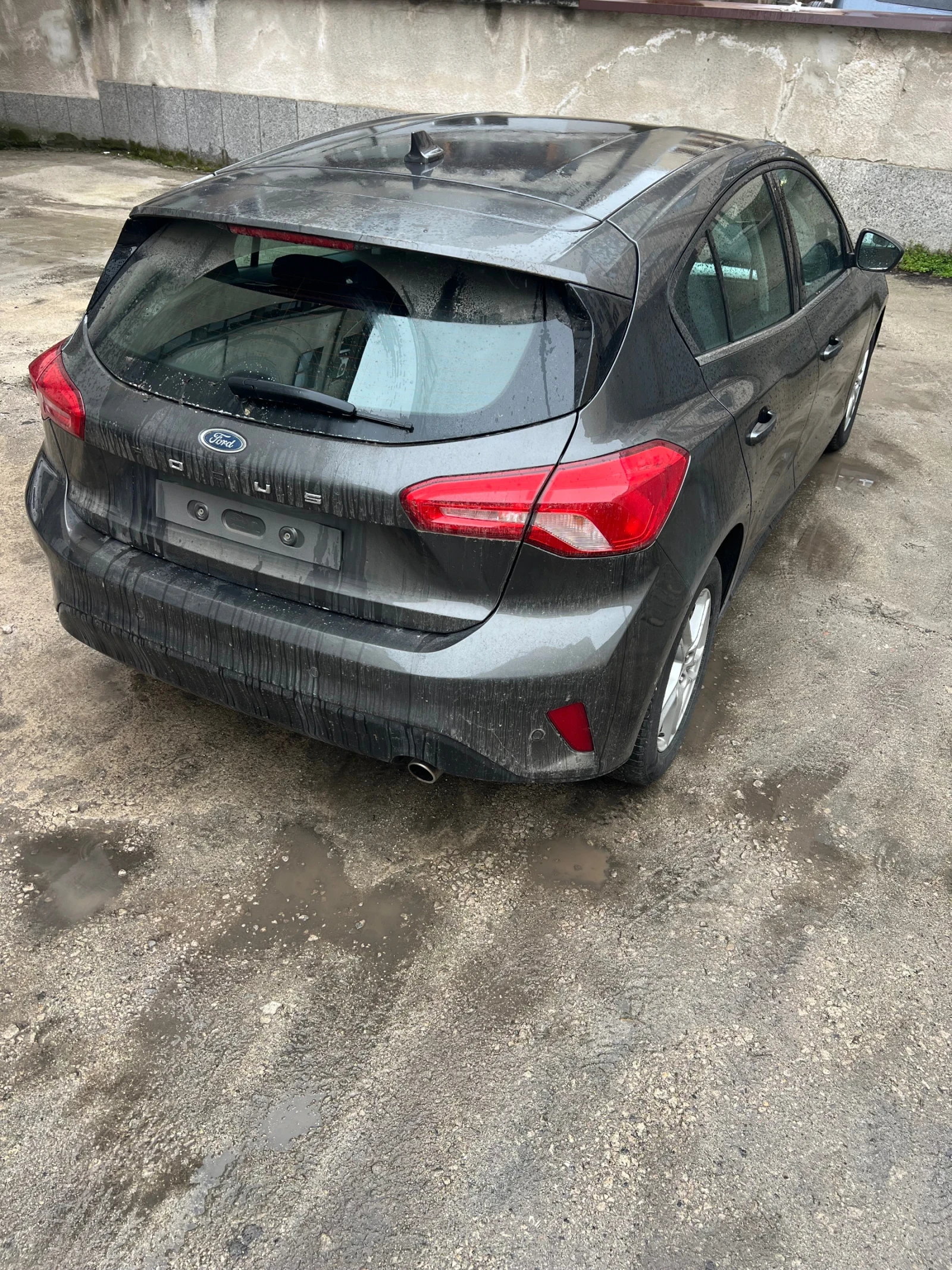 Ford Focus 1.5, снимка 4 - Автомобили и джипове - 54070099