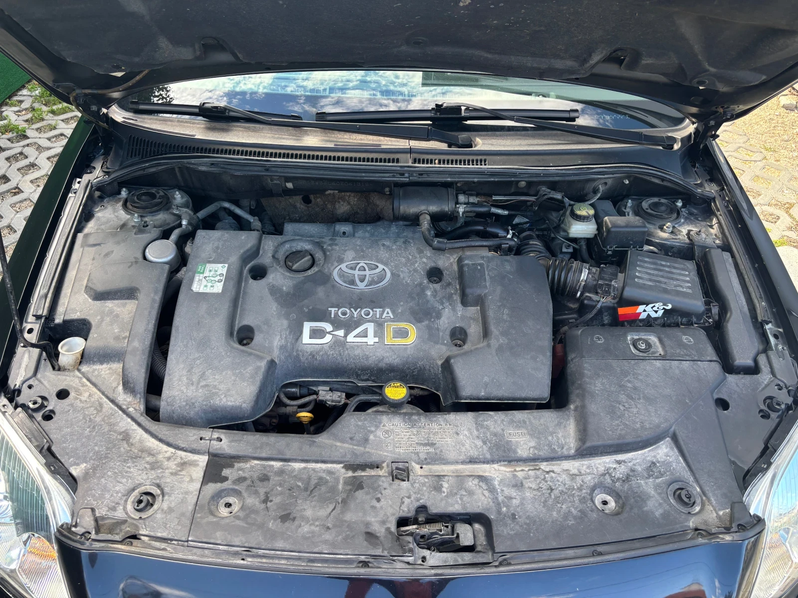 Toyota Avensis 2.0 D4D 116, снимка 15 - Автомобили и джипове - 54099600