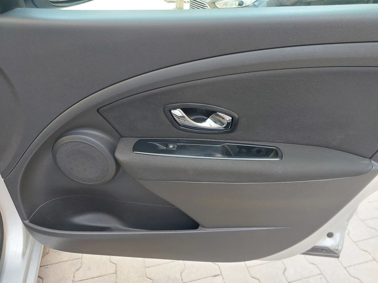 Renault Fluence 1.5 dci 110ps, снимка 9 - Автомобили и джипове - 54214254