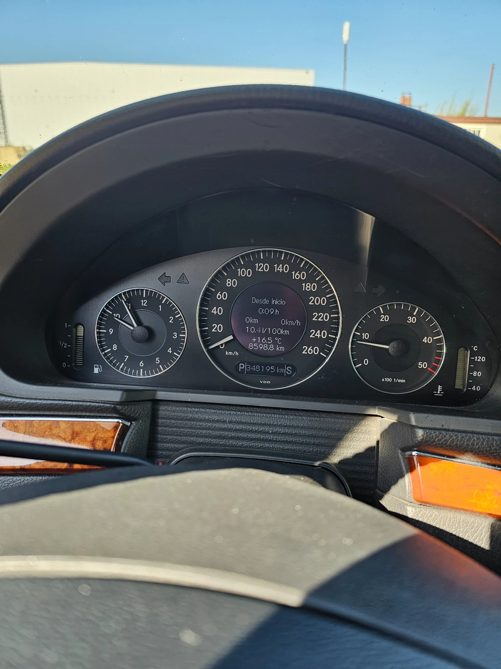 Mercedes-Benz E 270, снимка 8 - Автомобили и джипове - 54326345