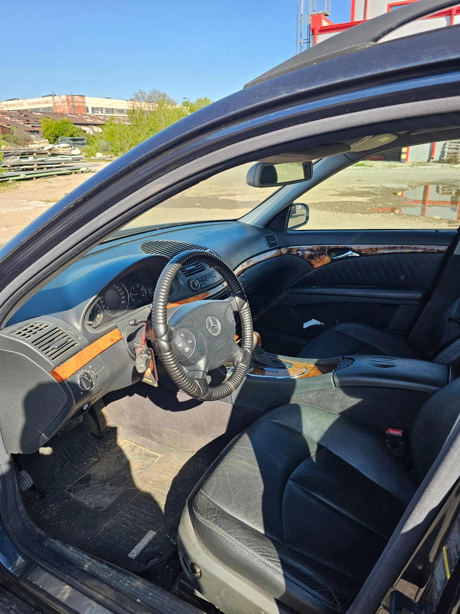 Mercedes-Benz E 270, снимка 9 - Автомобили и джипове - 54326345