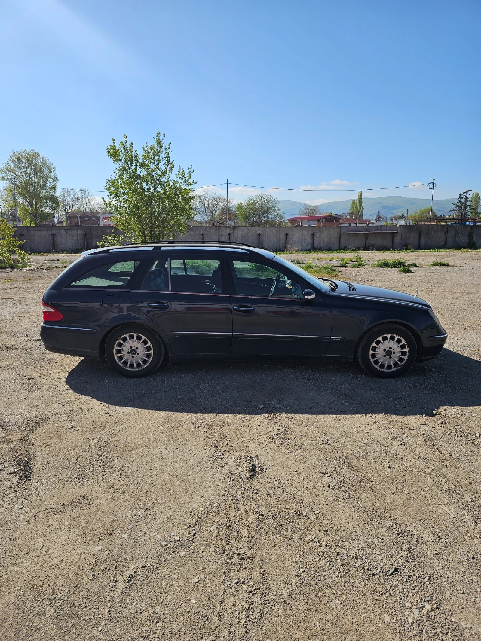Mercedes-Benz E 270, снимка 5 - Автомобили и джипове - 54326345