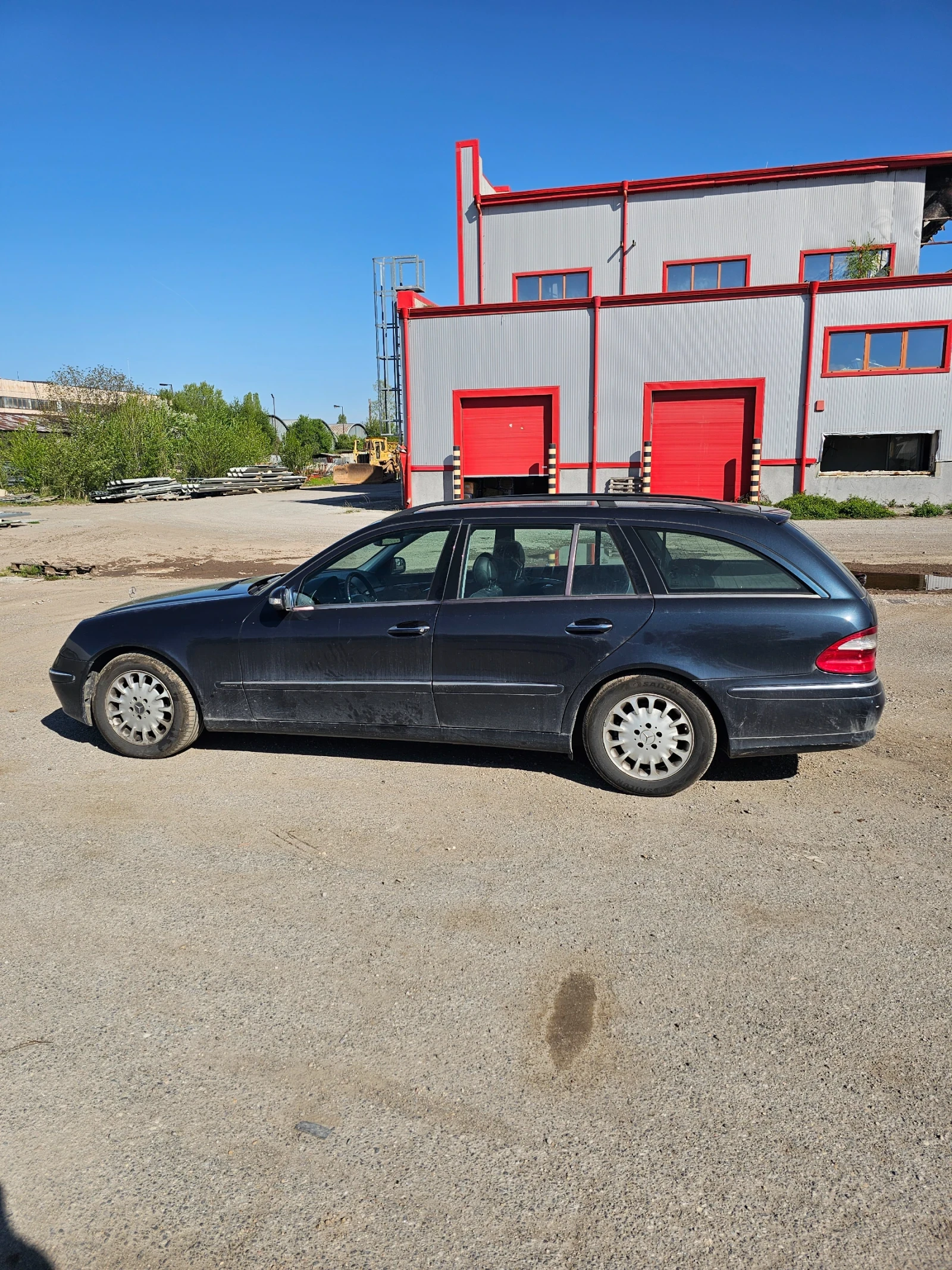 Mercedes-Benz E 270, снимка 4 - Автомобили и джипове - 54326345