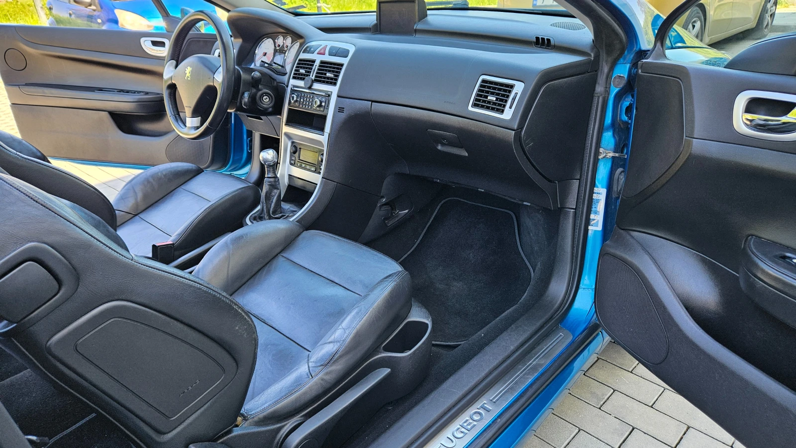 Peugeot 307 CC 2.0i 140к.с. ФЕЙСЛИФТ / КОЖА / НАВИГАЦИЯ, снимка 12 - Автомобили и джипове - 54333728