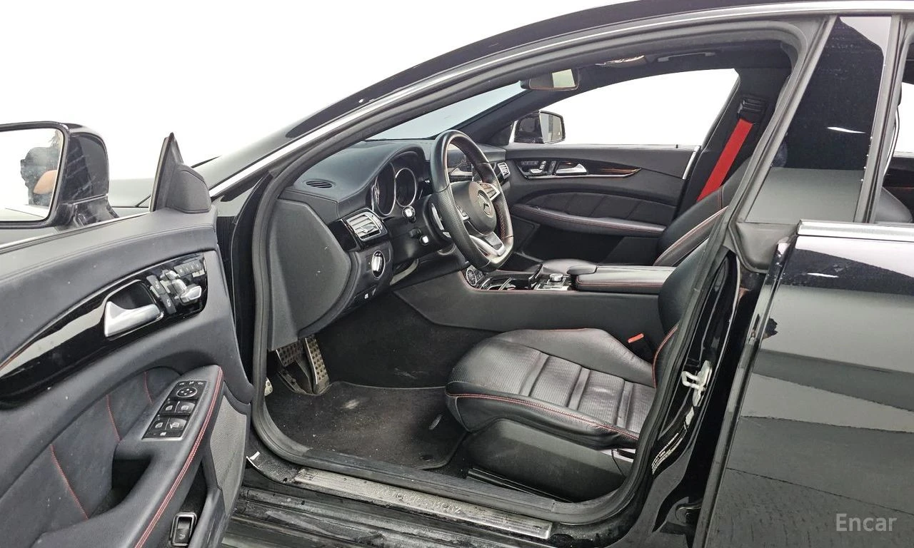 Mercedes-Benz CLS 400 AMG PACK* PANO* КОЖА* ПОДГРЕВ* ОБДУХВ* НАВИ* 360, снимка 8 - Автомобили и джипове - 54387029
