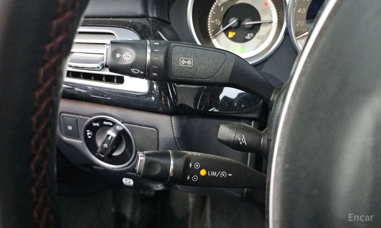 Mercedes-Benz CLS 400 AMG PACK* PANO* КОЖА* ПОДГРЕВ* ОБДУХВ* НАВИ* 360, снимка 13 - Автомобили и джипове - 54387029