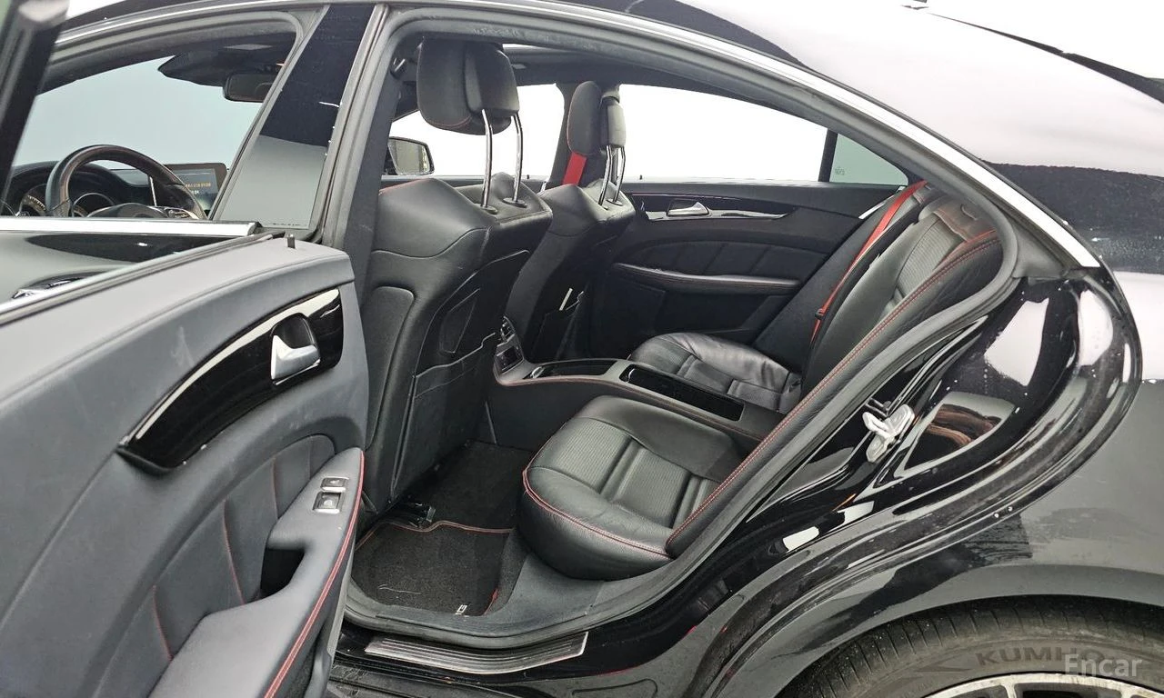 Mercedes-Benz CLS 400 AMG PACK* PANO* КОЖА* ПОДГРЕВ* ОБДУХВ* НАВИ* 360, снимка 16 - Автомобили и джипове - 54387029