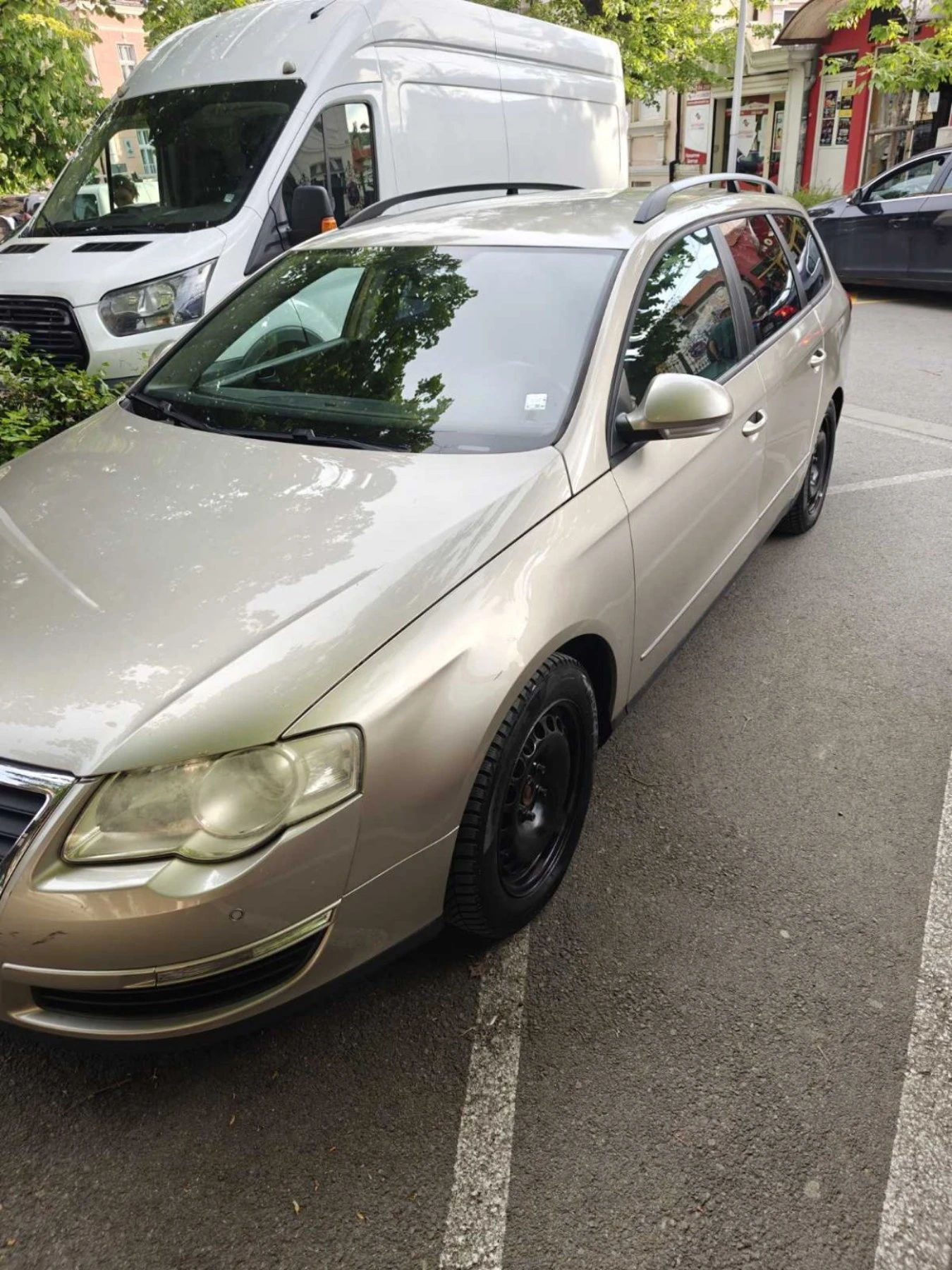 VW Passat Реални км./Парктроник/2 комплекта гуми