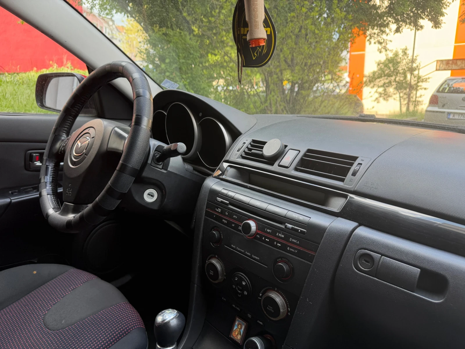 Mazda 3 1.6 Бензин, снимка 10 - Автомобили и джипове - 54494168