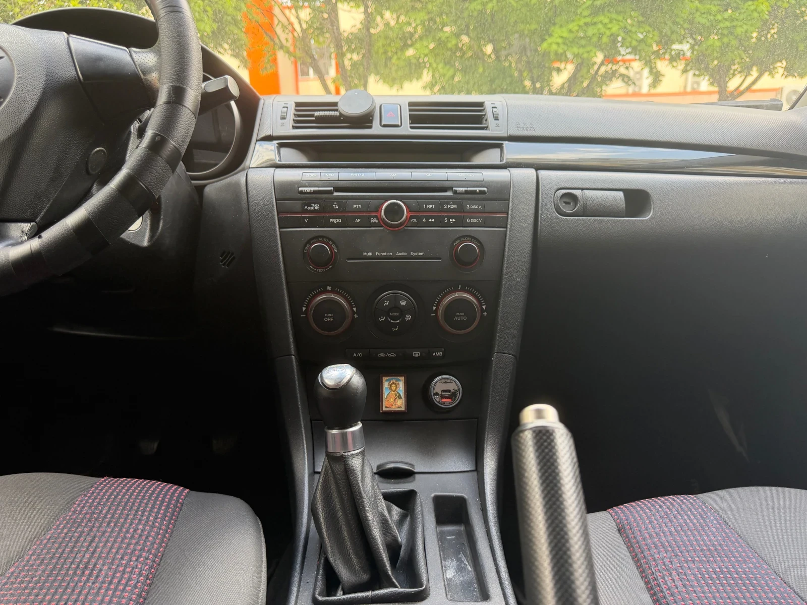 Mazda 3 1.6 Бензин, снимка 9 - Автомобили и джипове - 54494168