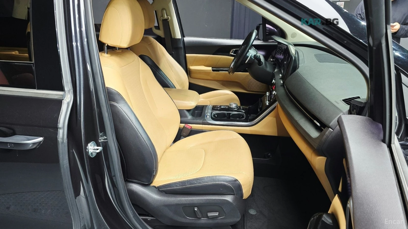 Kia Carnival SIGNATURE* 9-SEATER* DRIVE-ASSISTS* REAR-CAMERA* , снимка 13 - Автомобили и джипове - 54883820