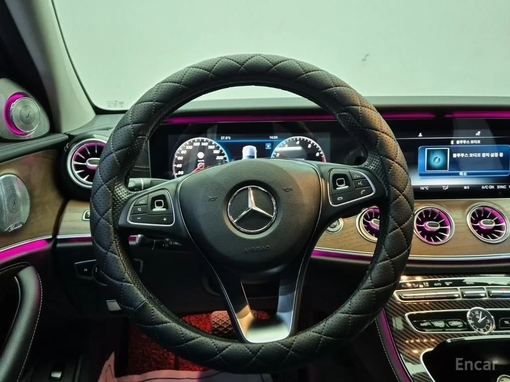 Mercedes-Benz E 300 4MATIC Exclusive* 3D BURMESTER* HEAD-UP* 360 CAM* , снимка 8 - Автомобили и джипове - 55301375