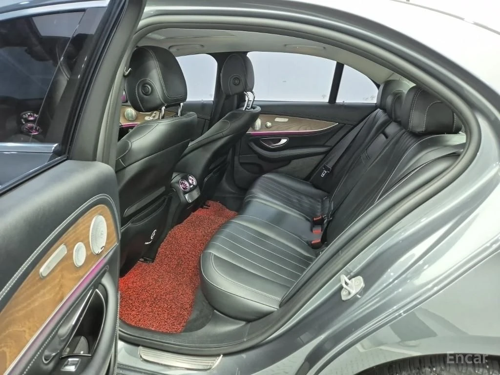 Mercedes-Benz E 300 4MATIC Exclusive* 3D BURMESTER* HEAD-UP* 360 CAM* , снимка 12 - Автомобили и джипове - 55301375