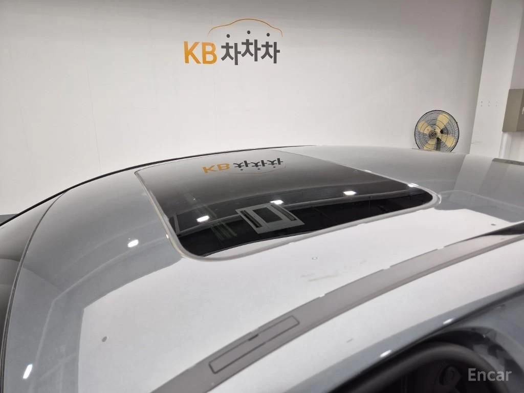Mercedes-Benz E 300 4MATIC Exclusive* 3D BURMESTER* HEAD-UP* 360 CAM* , снимка 5 - Автомобили и джипове - 55301375
