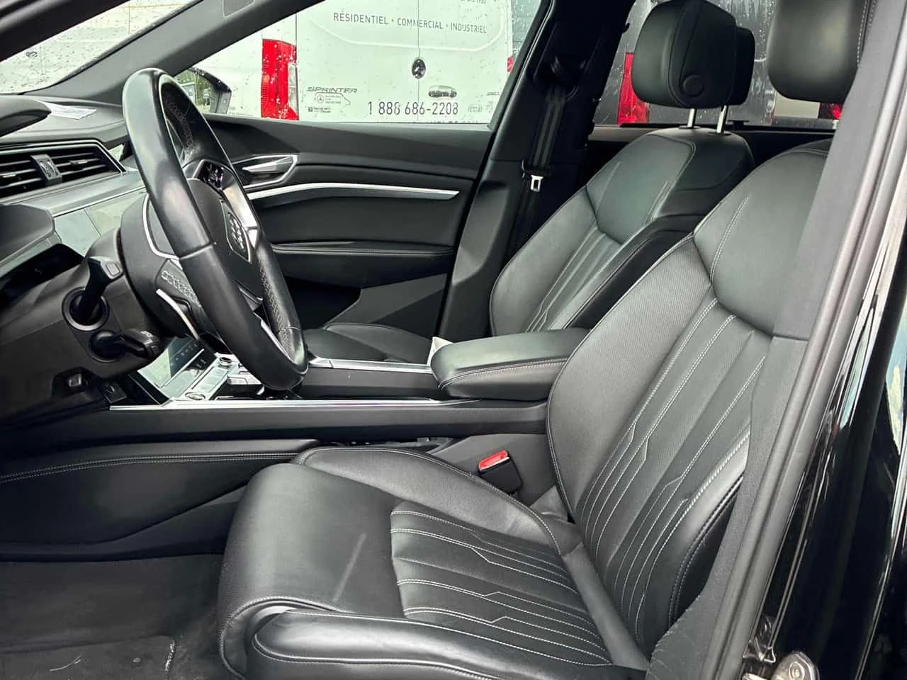 Audi E-Tron * quattro * CARFAX * ОПЦИЯ ЗА ФИНАНСИРАНЕ , снимка 13 - Автомобили и джипове - 55647591