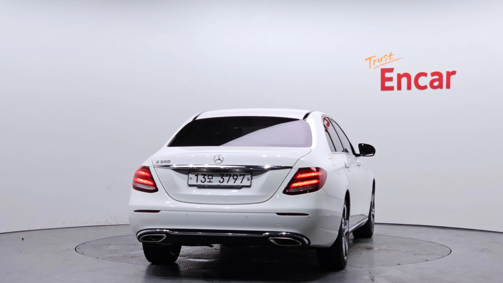 Mercedes-Benz E 300 2.0 Turbo 9G-Tronic | Mobile.bg � ����������� 4