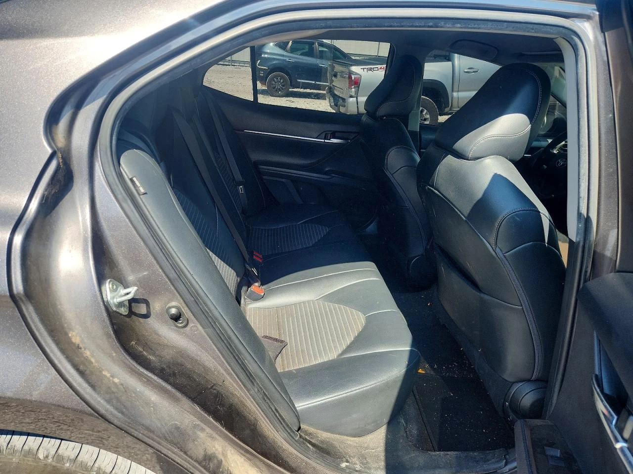 Toyota Camry 2.5l Se, снимка 10 - Автомобили и джипове - 56053711