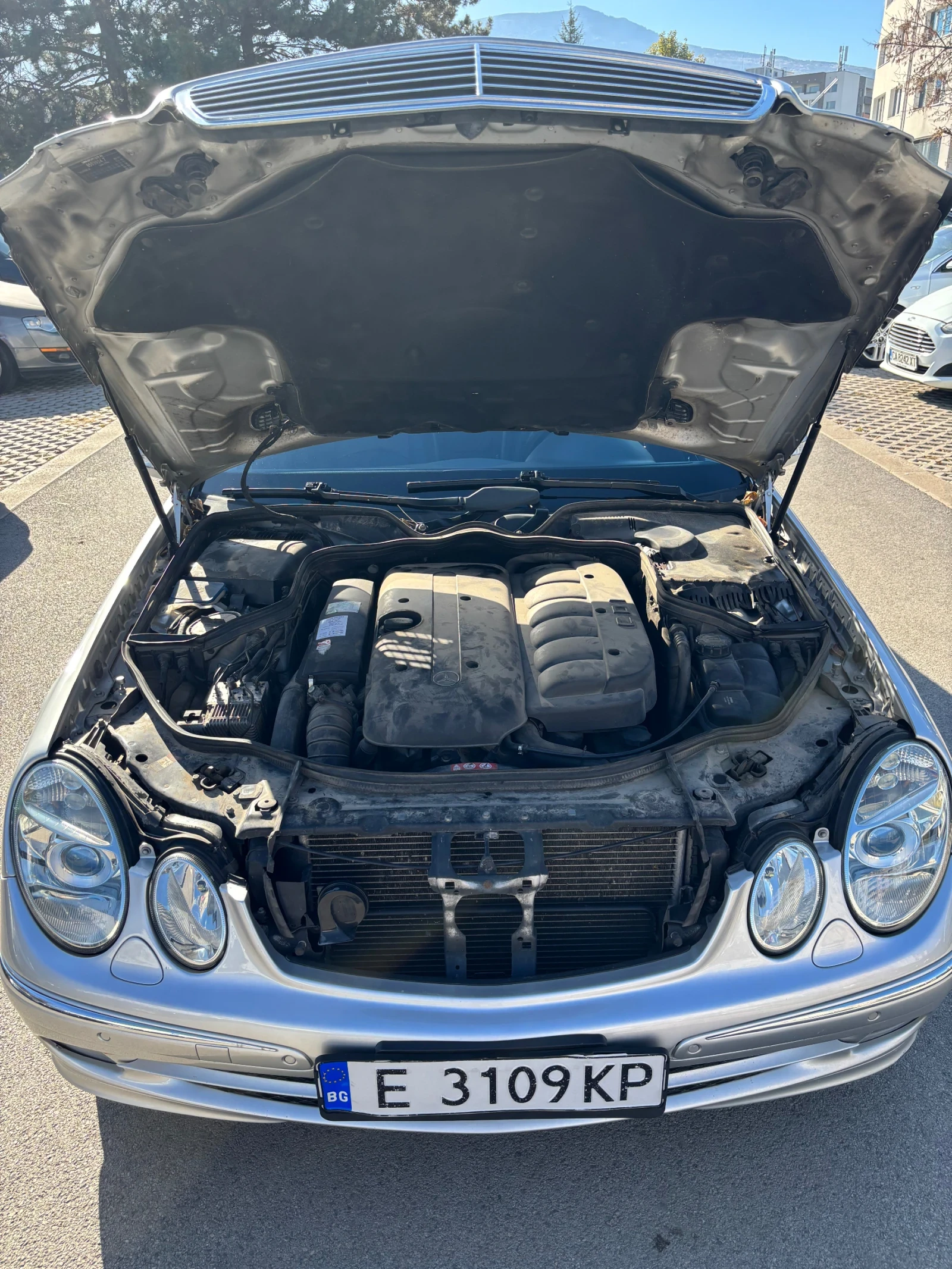 Mercedes-Benz E 320 Avantgarde, снимка 15 - Автомобили и джипове - 56733752