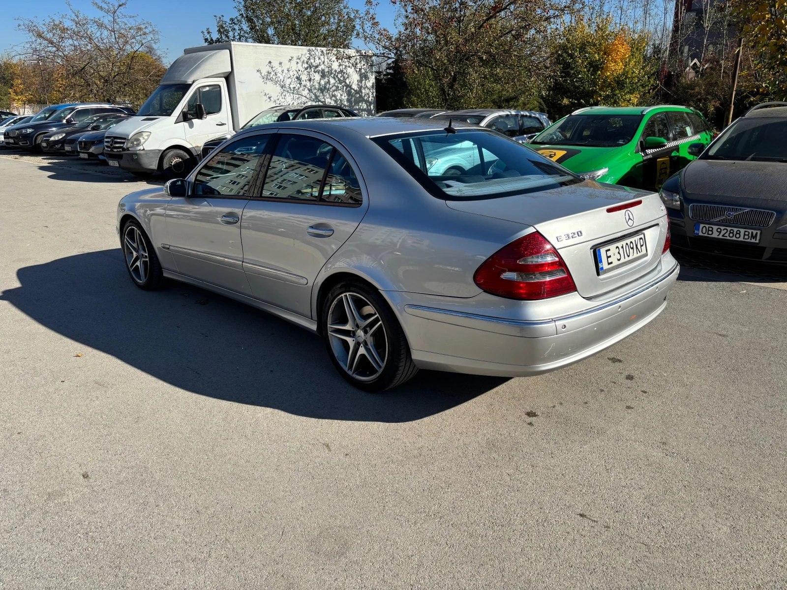 Mercedes-Benz E 320 Avantgarde, снимка 4 - Автомобили и джипове - 56733752