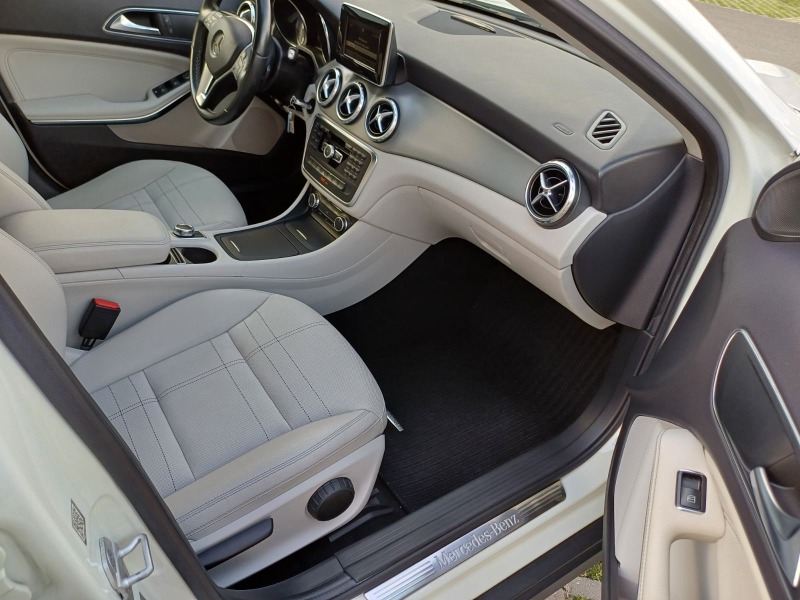 Mercedes-Benz GLA 200, снимка 15 - Автомобили и джипове - 45332816