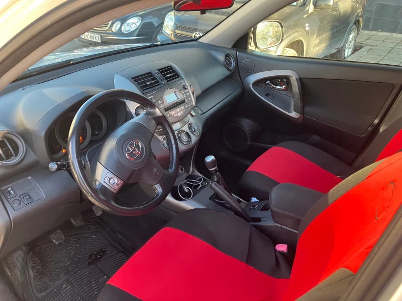 Toyota Rav4, снимка 13 - Автомобили и джипове - 47876242