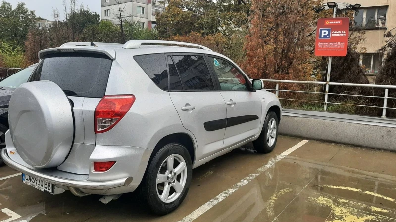 Toyota Rav4, снимка 7 - Автомобили и джипове - 47876242