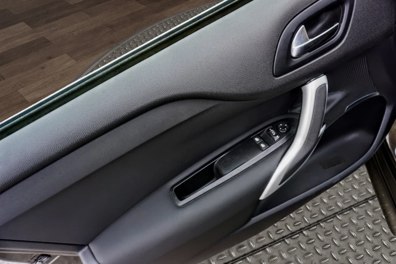 Citroen DS4 1.6 E-HDI AIRDREAM CHIC, снимка 5 - Автомобили и джипове - 52937945